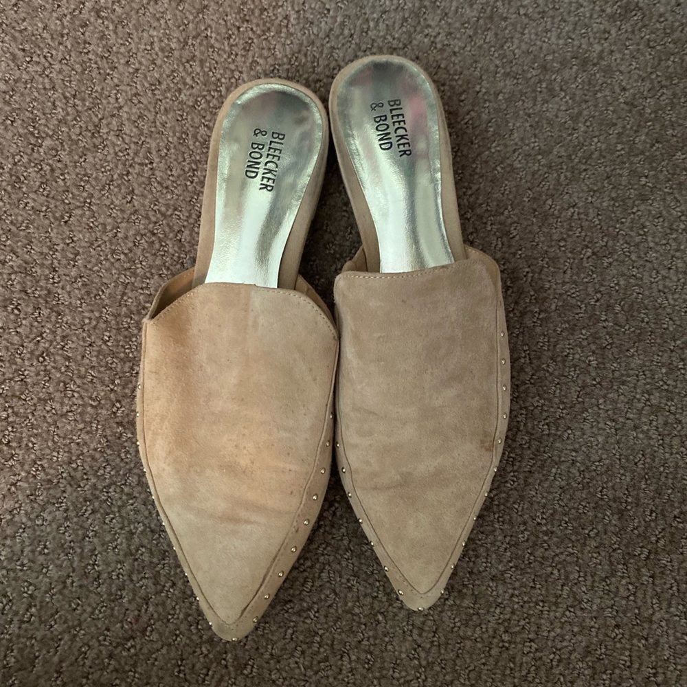 Cute tan mules women’s size 8.5